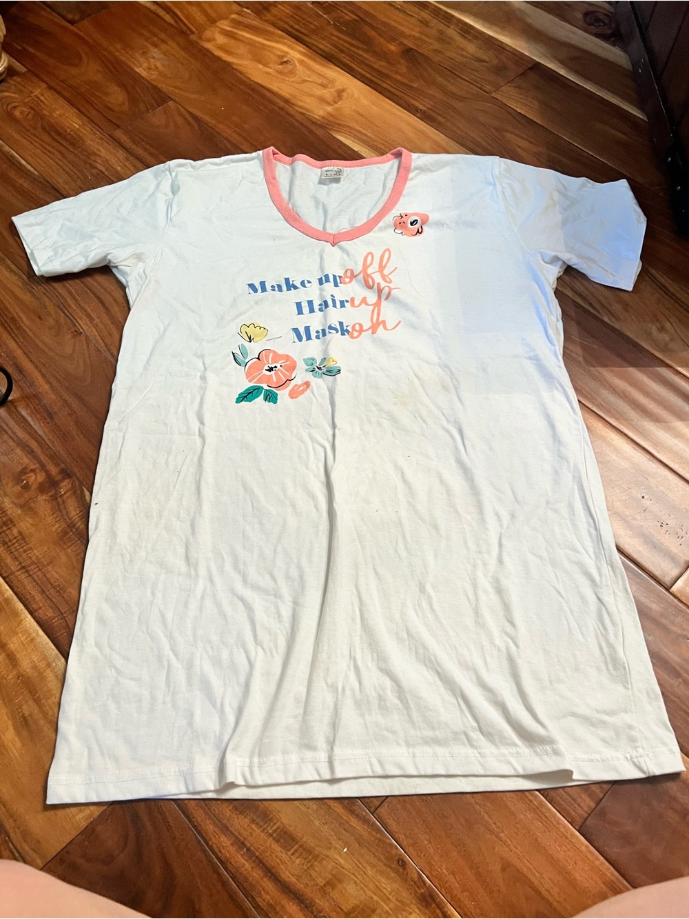 Women’s makeup off nightgown. Size large/xl